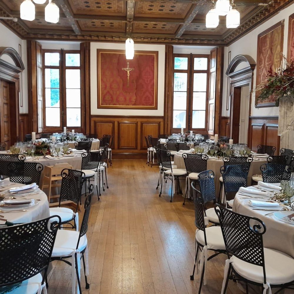 Almuerzo Salón de Madera